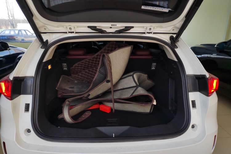 Used Wey VV7 2017 2.0T Flagship Model Trunk
