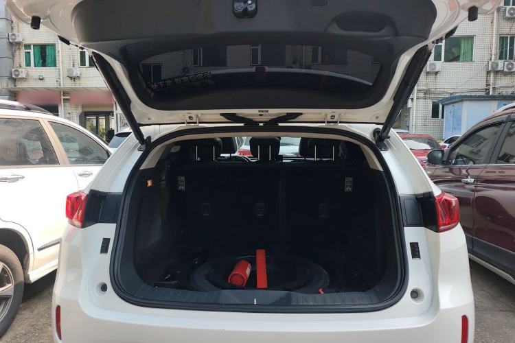 Used Wey VV7 2017 2.0T Flagship Model Trunk