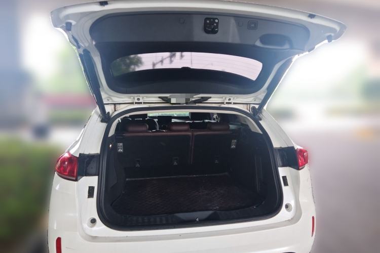 Used Wey VV7 2017 2.0T Flagship Model Trunk