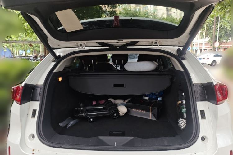 Used Wey VV7 2017 2.0T Flagship Model Trunk