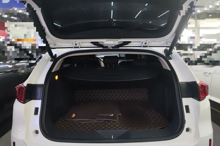 Used Wey VV7 2017 2.0T Ultra-Luxury Version Trunk