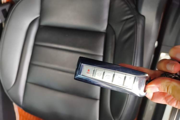 Used Wey VV7 2017 2.0T Ultra-Luxury Version Vehicle Key
