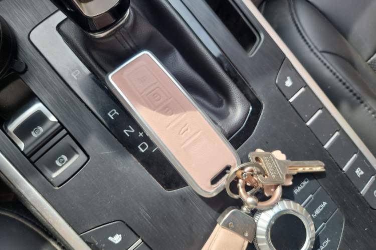 Used Wey VV7 2017 2.0T Luxury Model Vehicle Key