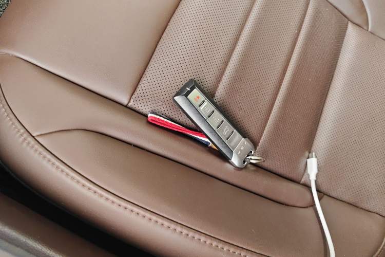 Used Wey VV7 2017 2.0T Ultra-Luxury Version Vehicle Key