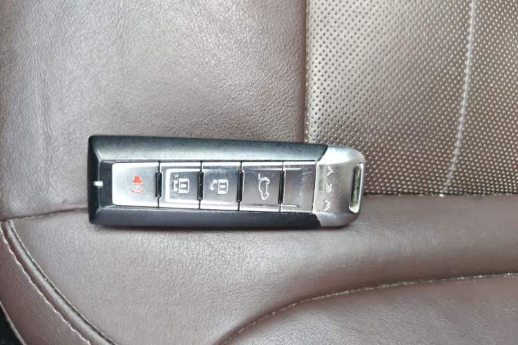 Used Wey VV7 2017 2.0T Flagship Model Vehicle Key