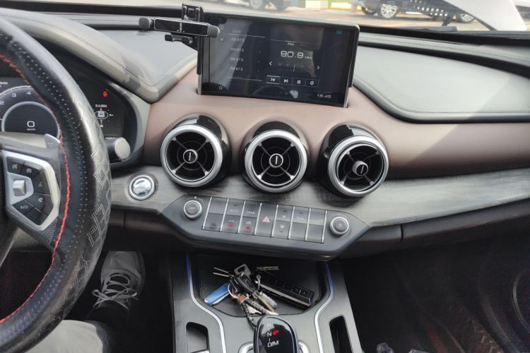 Used Wey VV7 2019 Upgraded Model 2.0T Ultra-Luxury Version China VI Standard Audio And AC Panel