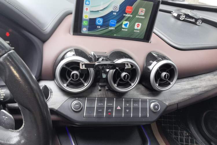 Used Wey VV7 2019 Upgraded Model 2.0T Ultra-Luxury Version China VI Standard Audio And AC Panel