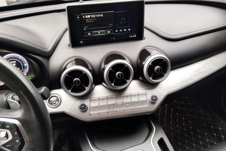 Used Wey VV7 2019 Upgraded Model 2.0T Ultra-Luxury Version China V Standard Audio And AC Panel