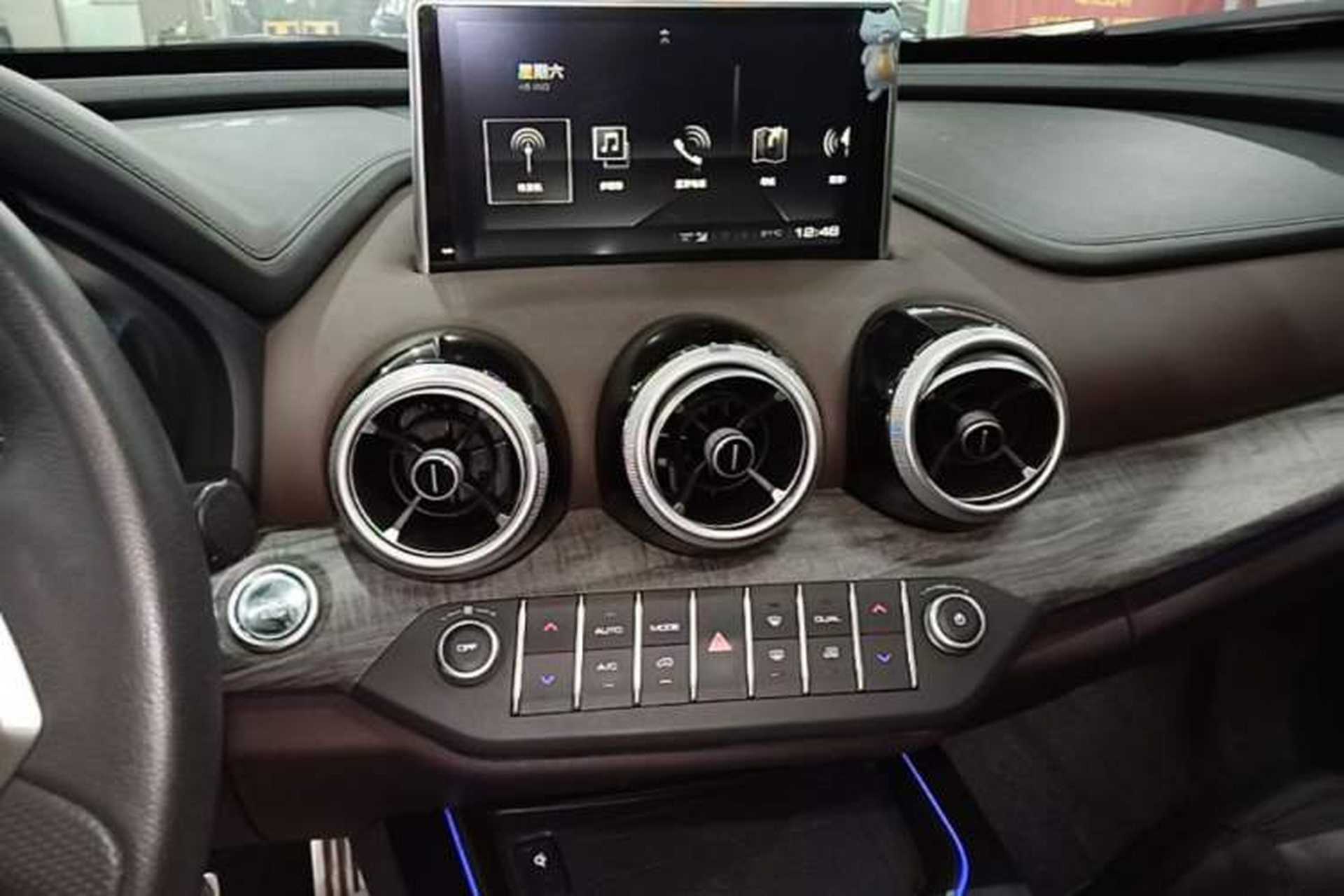 Used Wey VV7 2019 Upgraded Model 2.0T Flagship Version China V Standard Audio And AC Panel