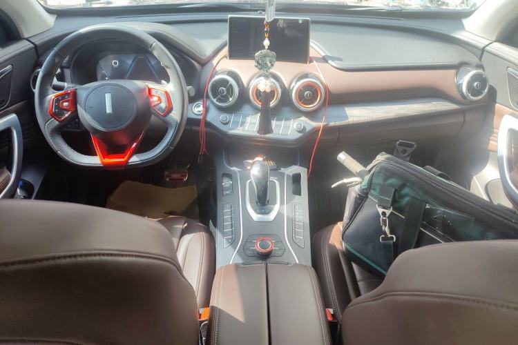 Used Wey VV7 2019 Upgraded Model 2.0T Luxury Version China V Standard Center Console