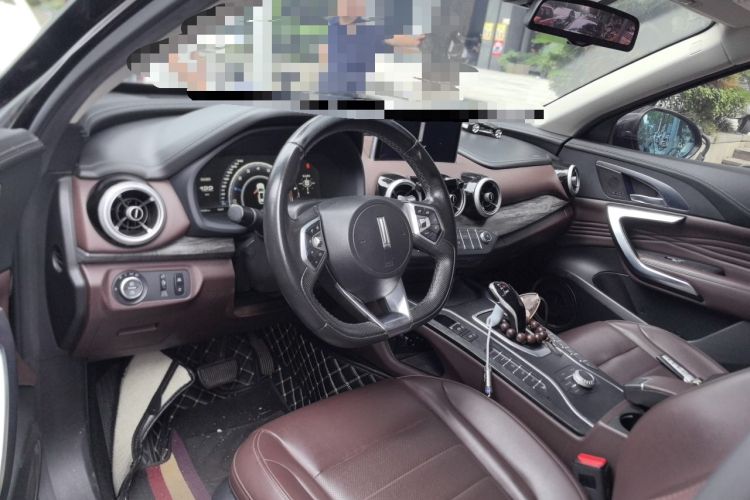 Used Wey VV7 2019 Upgraded Model 2.0T Ultra-Luxury Version China VI Standard Center Console