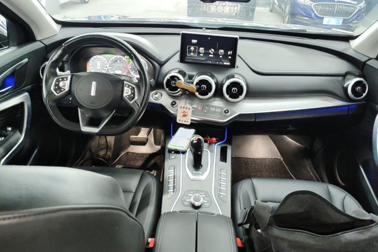 Used Wey VV7 2019 Upgraded Model 2.0T Ultra-Luxury Version China V Standard Center Console