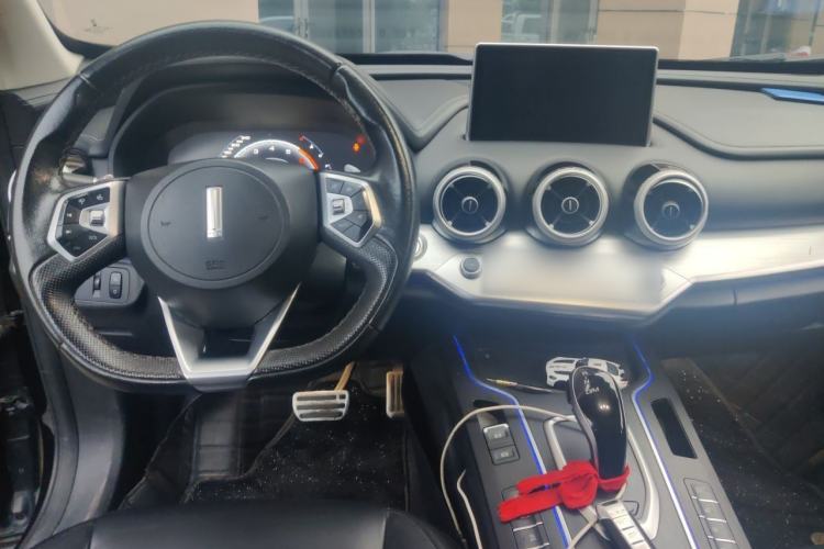 Used Wey VV7 2019 Upgraded Model 2.0T Ultra-Luxury Version China V Standard Center Console