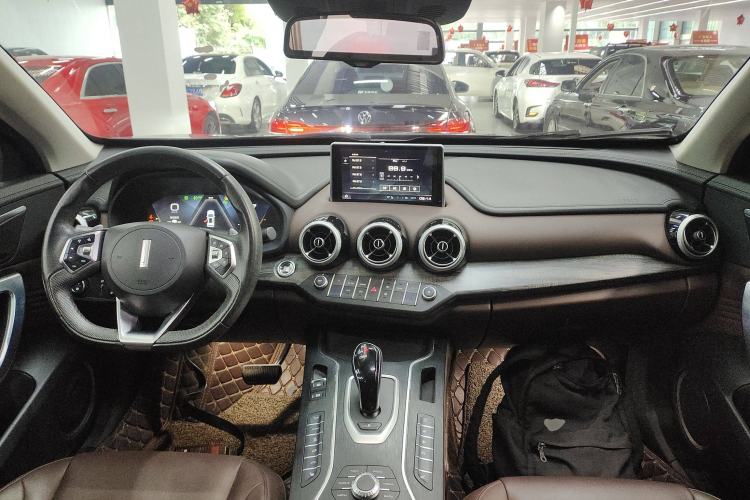 Used Wey VV7 2019 Upgraded Model 2.0T Ultra-Luxury Version China VI Standard Center Console