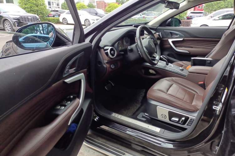 Used Wey VV7 2019 Upgraded Model 2.0T Flagship Version China V Standard Driver Seat