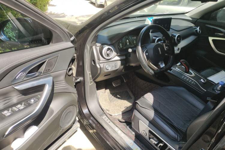 Used Wey VV7 2019 Upgraded Model 2.0T Flagship Version China VI Driver Seat