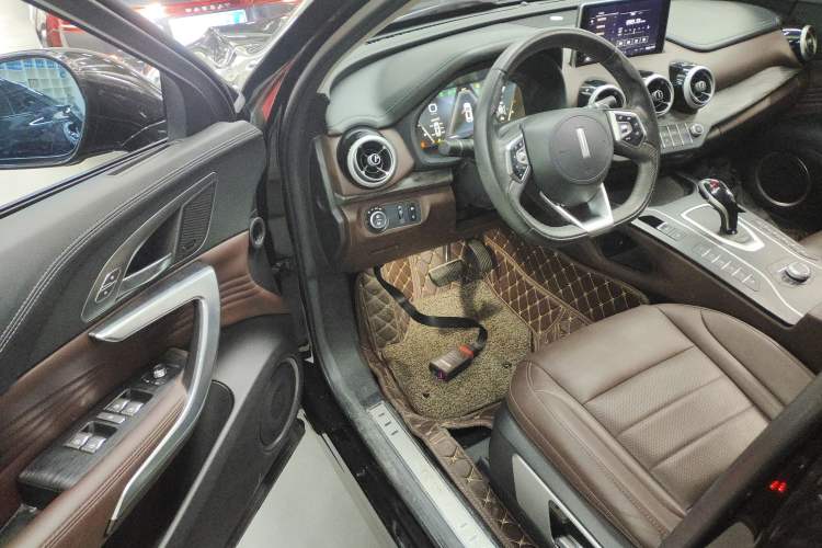 Used Wey VV7 2019 Upgraded Model 2.0T Ultra-Luxury Version China VI Standard Driver Seat