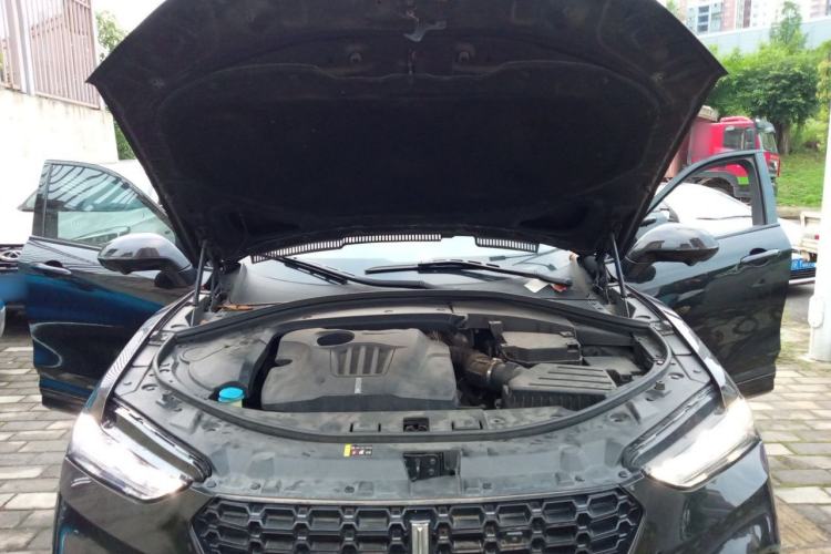 Used Wey VV7 2019 Upgraded Model 2.0T Flagship Version China V Standard Engine Bay