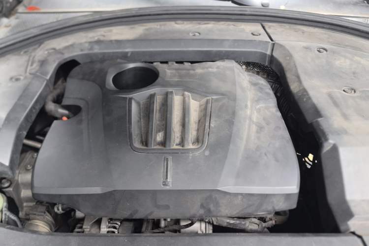 Used Wey VV7 2019 Upgraded Model 2.0T Ultra-Luxury Version China VI Standard Engine Bay