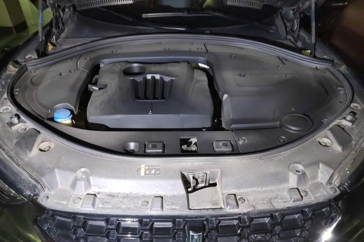 Used Wey VV7 2019 Upgraded Model 2.0T Flagship Version China VI Engine Bay