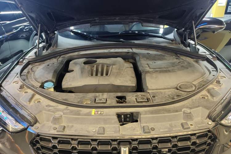 Used Wey VV7 2019 Upgraded Model 2.0T Flagship Version China VI Engine Bay
