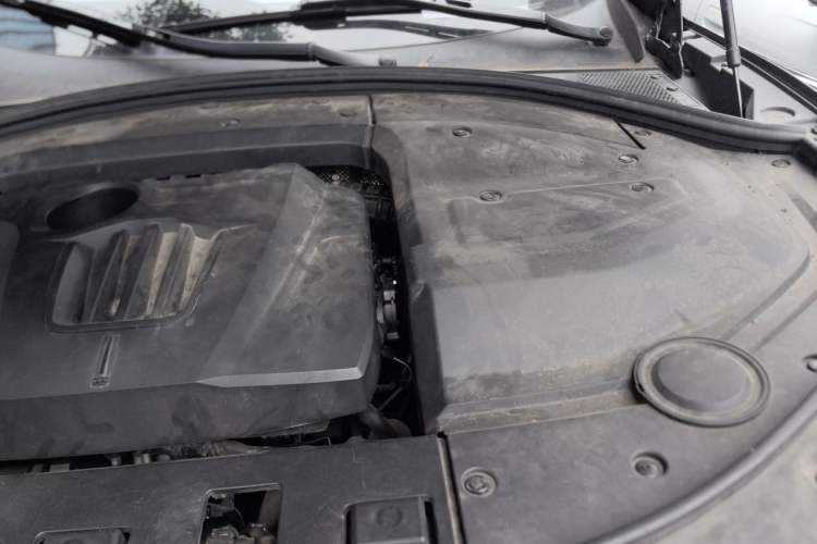 Used Wey VV7 2019 Upgraded Model 2.0T Ultra-Luxury Version China VI Standard Engine Bay Left