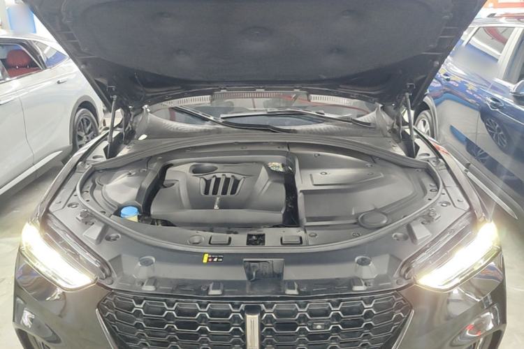 Used Wey VV7 2019 Upgraded Model 2.0T Ultra-Luxury Version China V Standard Engine Bay