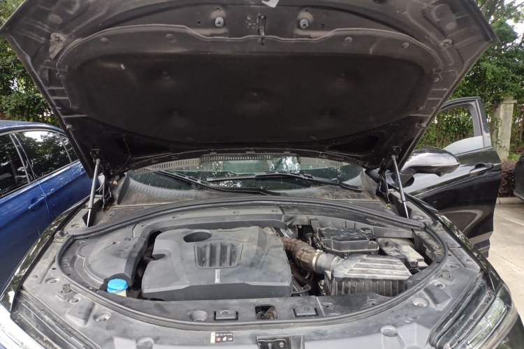 Used Wey VV7 2019 Upgraded Model 2.0T Flagship Version China V Standard Engine Bay