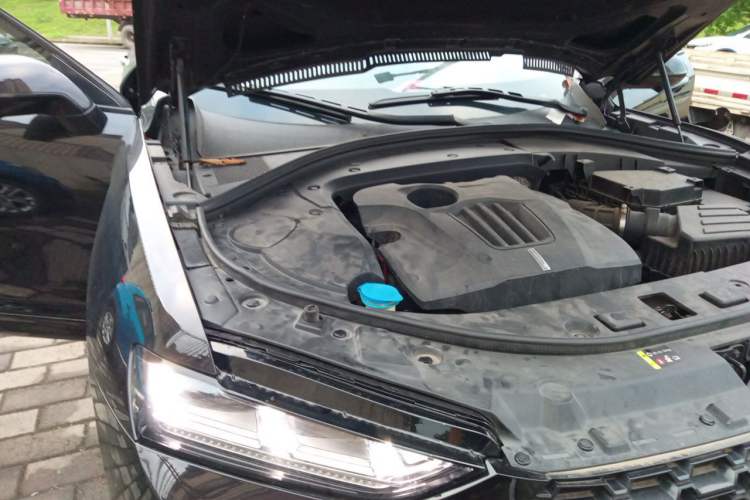 Used Wey VV7 2019 Upgraded Model 2.0T Flagship Version China V Standard Engine Bay Right
