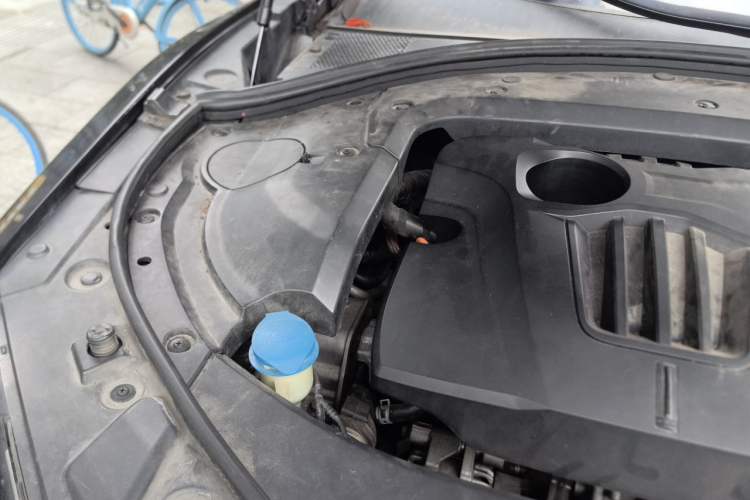 Used Wey VV7 2019 Upgraded Model 2.0T Ultra-Luxury Version China VI Standard Engine Bay Right