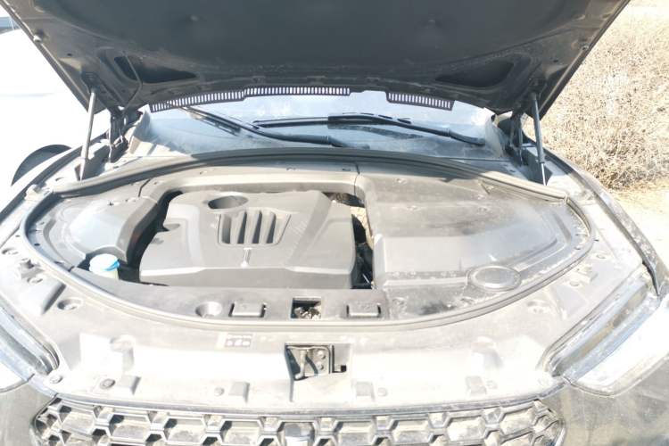 Used Wey VV7 2019 Upgraded Model 2.0T Flagship Version China V Standard Engine Bay