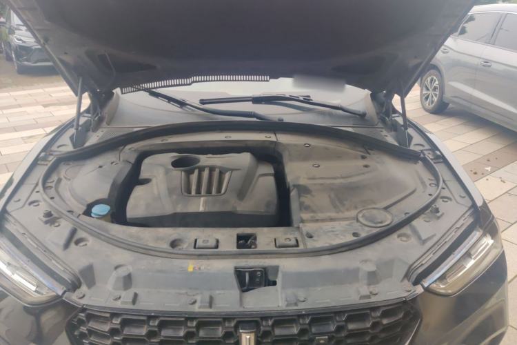 Used Wey VV7 2019 Upgraded Model 2.0T Ultra-Luxury Version China V Standard Engine Bay
