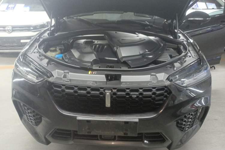 Used Wey VV7 2019 Upgraded Model 2.0T Flagship Version China V Standard Engine Bay