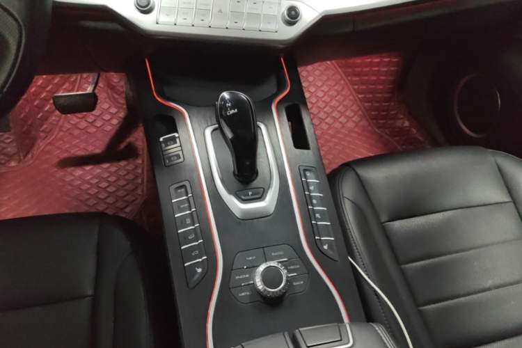 Used Wey VV7 2019 Upgraded Model 2.0T Ultra-Luxury Version China VI Standard Gear Lever