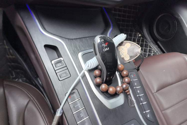 Used Wey VV7 2019 Upgraded Model 2.0T Ultra-Luxury Version China VI Standard Gear Lever