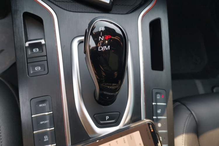 Used Wey VV7 2019 Upgraded Model 2.0T Flagship Version China V Standard Gear Lever