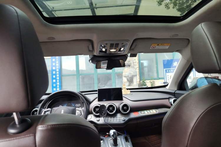 Used Wey VV7 2019 Upgraded Model 2.0T Flagship Version China V Standard Headliner