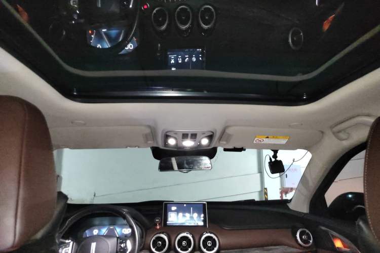 Used Wey VV7 2019 Upgraded Model 2.0T Flagship Version China VI Headliner