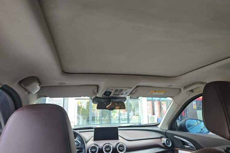 Used Wey VV7 2019 Upgraded Model 2.0T Ultra-Luxury Version China VI Standard Headliner