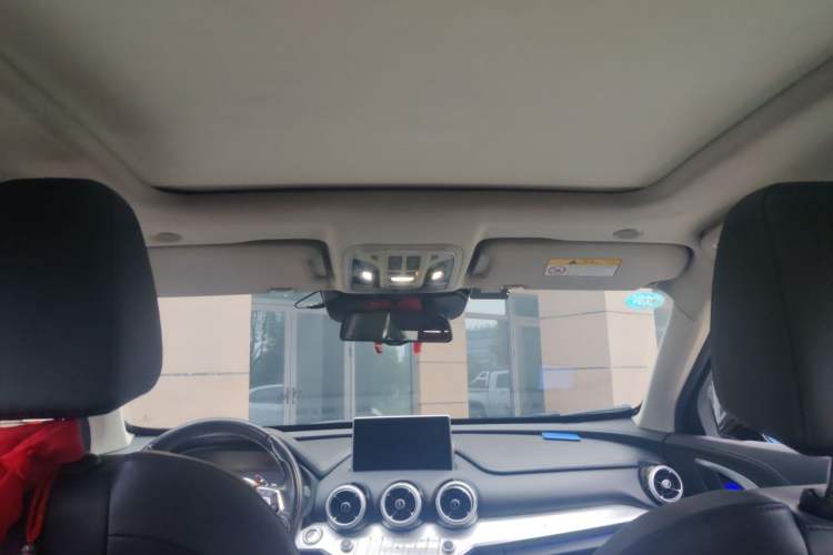 Used Wey VV7 2019 Upgraded Model 2.0T Ultra-Luxury Version China V Standard Headliner