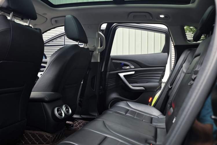 Used Wey VV7 2019 Upgraded Model 2.0T Flagship Version China V Standard Interior 4