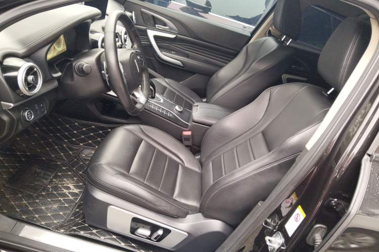 Used Wey VV7 2019 Upgraded Model 2.0T Ultra-Luxury Version China V Standard Left Front Seat