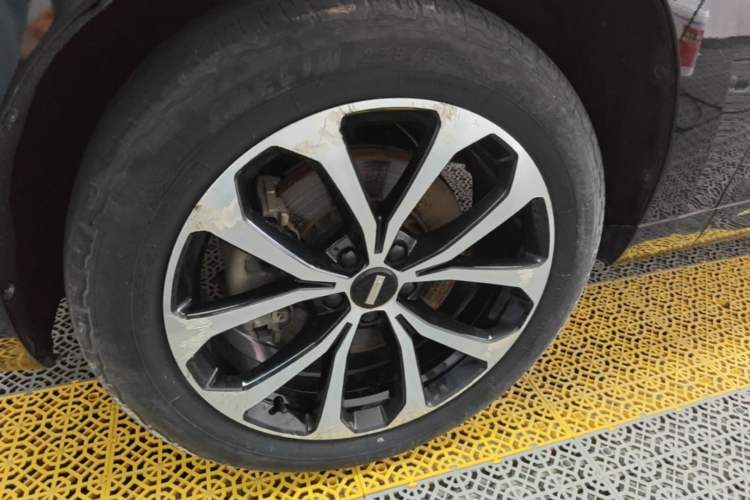 Used Wey VV7 2019 Upgraded Model 2.0T Ultra-Luxury Version China VI Standard Left Front Wheel Hub