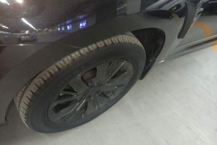Used Wey VV7 2019 Upgraded Model 2.0T Flagship Version China V Standard Left Front Wheel Hub
