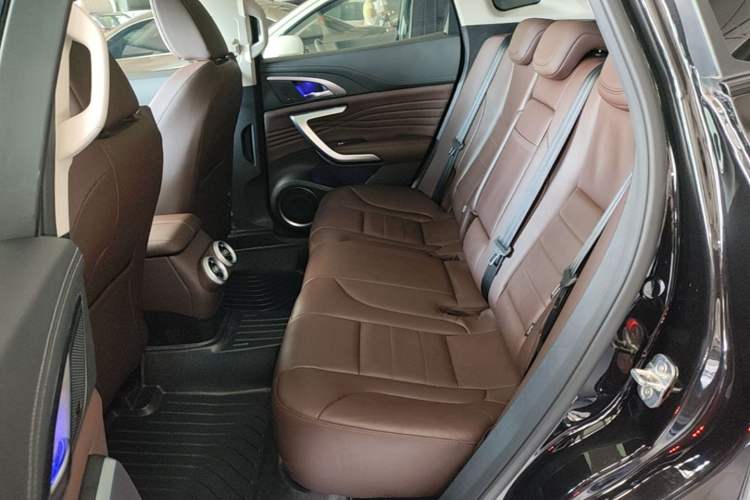Used Wey VV7 2019 Upgraded Model 2.0T Flagship Version China V Standard Left Rear Seat