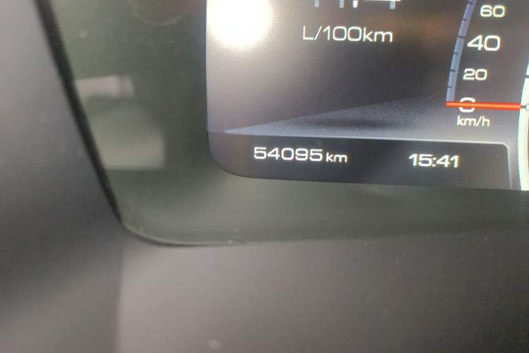 Used Wey VV7 2019 Upgraded Model 2.0T Flagship Version China VI Odometer Close Up