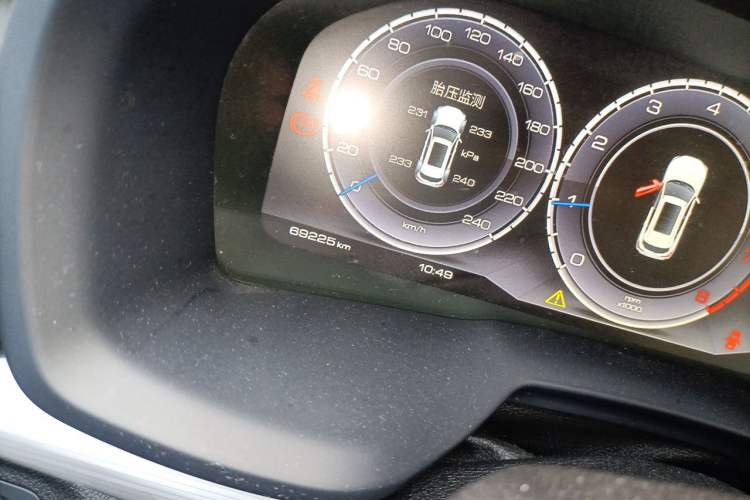 Used Wey VV7 2019 Upgraded Model 2.0T Ultra-Luxury Version China VI Standard Odometer Close Up