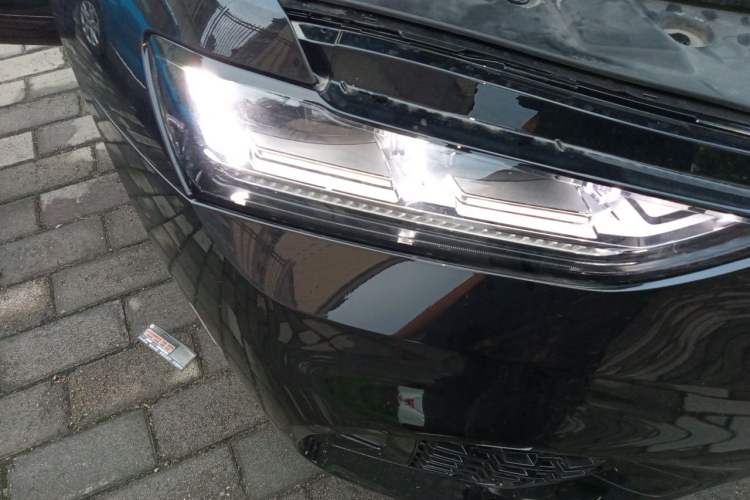 Used Wey VV7 2019 Upgraded Model 2.0T Flagship Version China V Standard Right Front Headlight