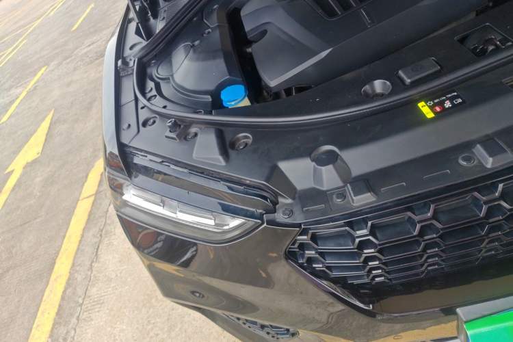 Used Wey VV7 2019 Upgraded Model 2.0T Ultra-Luxury Version China VI Standard Right Front Headlight
