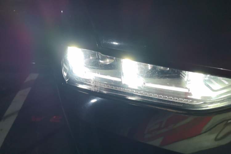 Used Wey VV7 2019 Upgraded Model 2.0T Flagship Version China V Standard Right Front Headlight